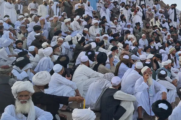 طالبان تایید کرد که برخی زائران حج به افغانستان برنمیگردند