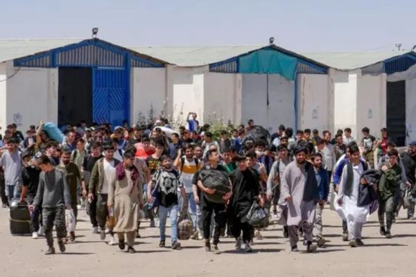 ملګري ملتونه: نږدې ۵۰۰ زره افغانان په یوه میاشت کې له ایران څخه شړل شوي دي