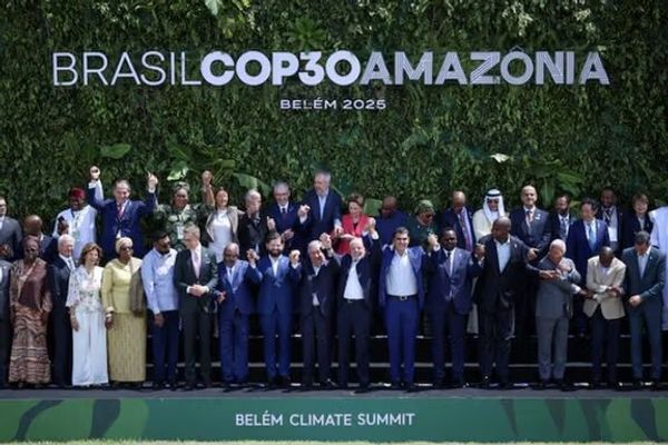 د اقلیمي بدلون په اړه د «کاپ ۳۰» لومړنی تړون له سختو او اوږدو خبرو اترو وروسته ترلاسه شو