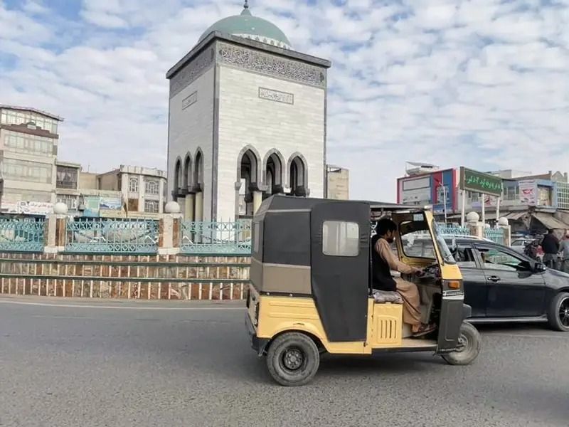 د ښځو نړیواله ورځ؛ کندهار کې د پخوانیو وژل شويو نظامیانو کورنۍ د بد اقتصادي حالت کیسه کوي