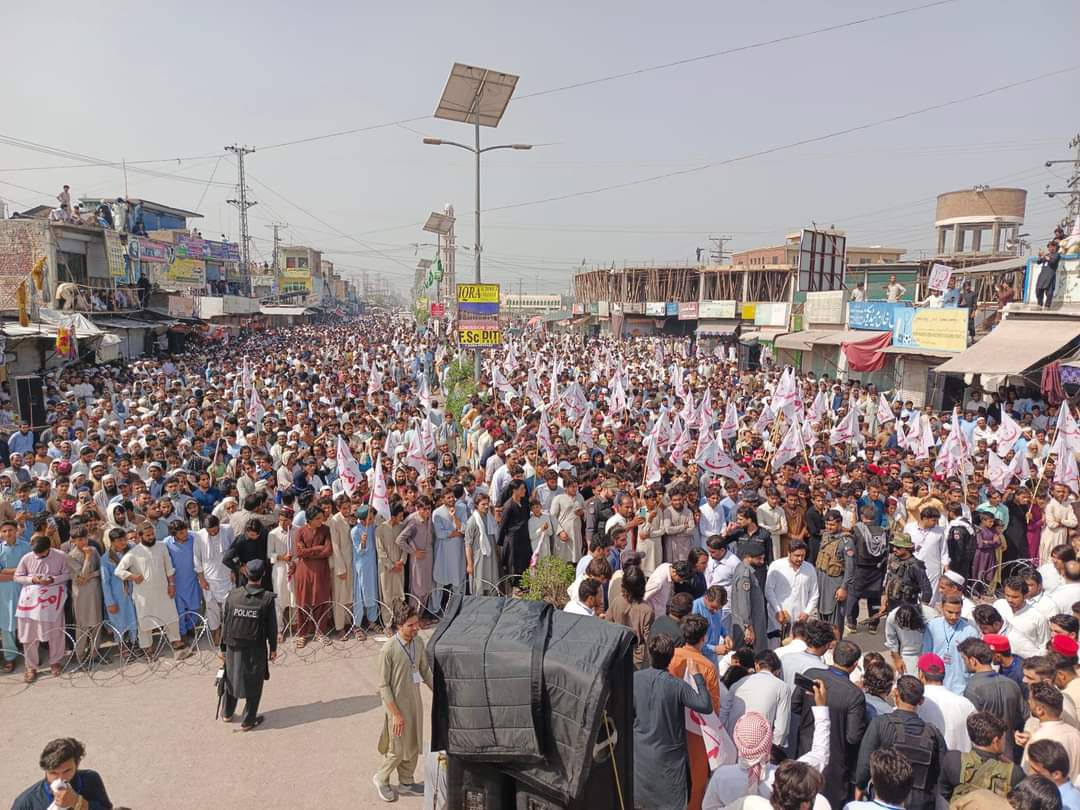 ځايي سرچینې: د خیبرپښتونخوا په باړه کې د امن پاڅون په نوم یو لوی لاریون روان دی