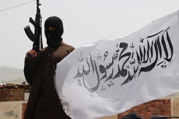 هشدار طالبان پاکستانی به ساکنان باجور: جادهها هر شب ماینگذاری میشوند، تردد نکنید