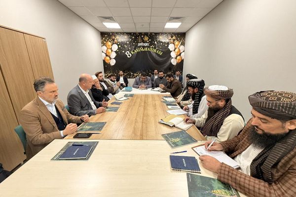 طالبانو له ترکي مسوولینو سره د طبي تجهیزاتو او روغتيايي خدمتونو پر پیاوړتیا خبرې وکړې