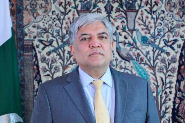پاکستان به رسمیت شناختن طالبان را «گمانهزنی» خواند