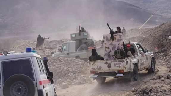 د یمن عرب متحده ځواکونو پر مکلا بندر هوايي برید کړی