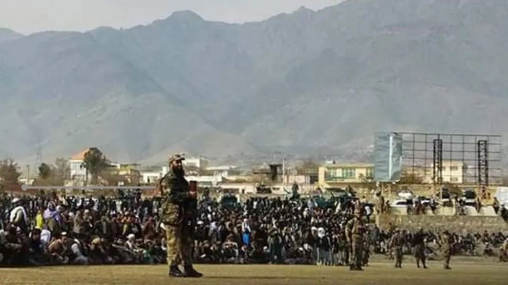 طالبانو په دوو ولایتونو کې ۴ تنه د “لواطت او له کوره د ښځې د تښتولو” په تور په دورو ووهل