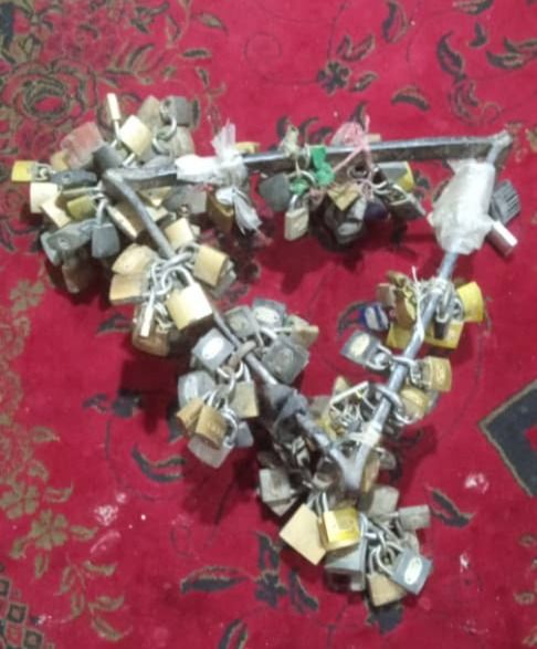 طالبان وايي په ننګرهار کې یې یو نغری ترلاسه کړی چې خلکو ورته ناسمه او غلطه عقیده لرله