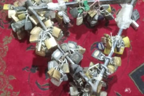 طالبان وايي په ننګرهار کې یې یو نغری ترلاسه کړی چې خلکو ورته ناسمه او غلطه عقیده لرله