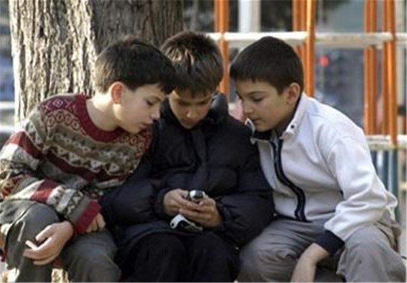 پژوهش: کودکانی که از شبکه‌های اجتماعی استفاده می‌کنند در آزمون‌ها نمرات کمتری می‌گیرند