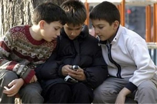 پژوهش: کودکانی که از شبکههای اجتماعی استفاده میکنند در آزمونها نمرات کمتری میگیرند