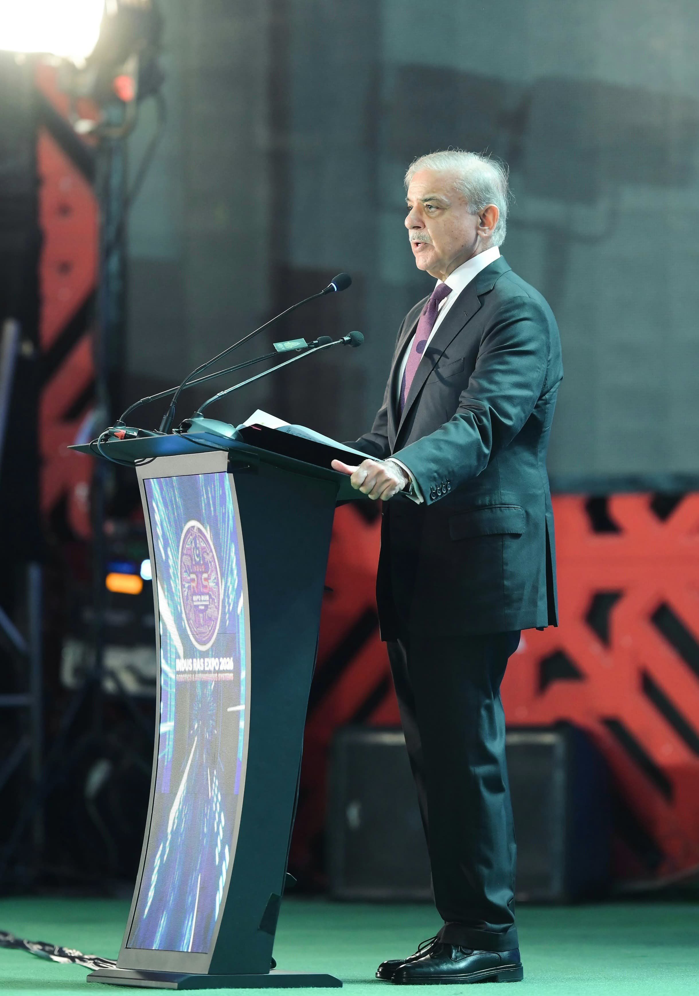 شهباز شریف هشدار داد: خاک افغانستان نباید علیه پاکستان استفاده شود