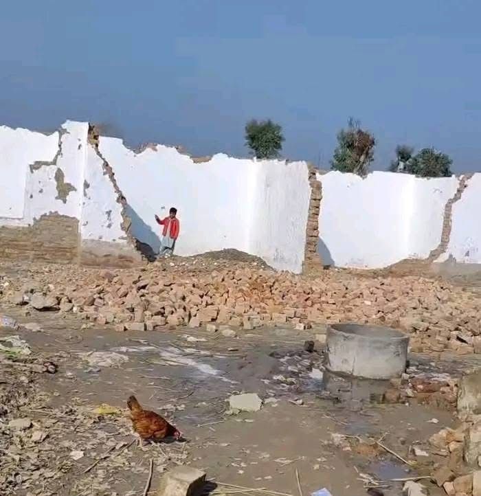 د پېښور خزانه پنډغالی؛ د افغان کډوالو له وتلو وروسته کورونه په کنډوالو بدلېږي