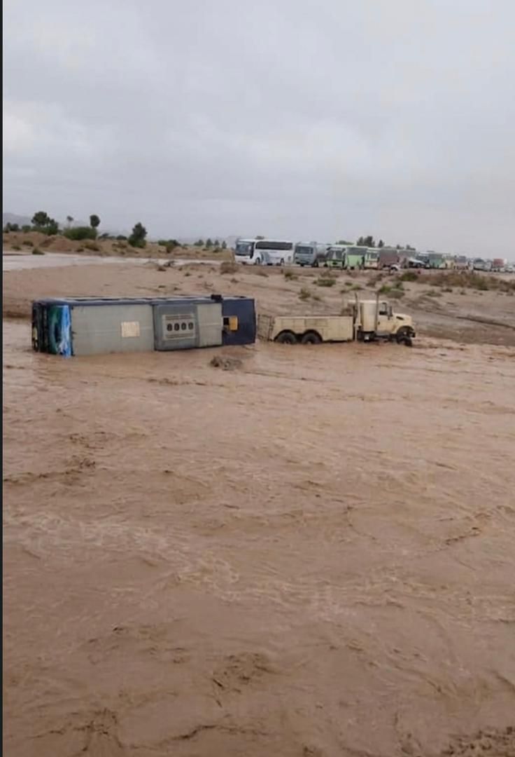 په تېرو ۲۴ ساعتونو کې د ورښتونو او سیلابونو په پایله کې ۳ کسان مړه شوي او ۱۶ ټپیان دي