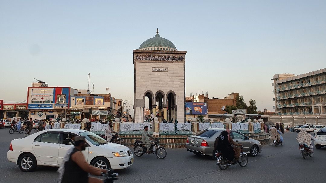 طالبانو په کندهار کې تر ۱۵ زیات ځوانان د ږیرې لنډېدو او خرېیلو له امله نیولي دي