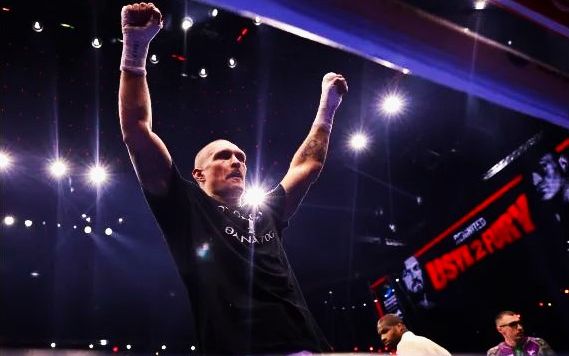 بوکس سنگین وزن؛ الکساندر اوسیک اوکراینی برای بار دوم تایسون فیوری بریتانیایی را شکست داد