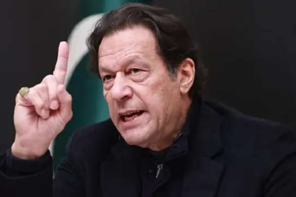 عمران خان: په جبري ډول د افغان کډوالو اېستل او پښتونخوا کې پوځي عملیات دې سمدستي ودرول شي