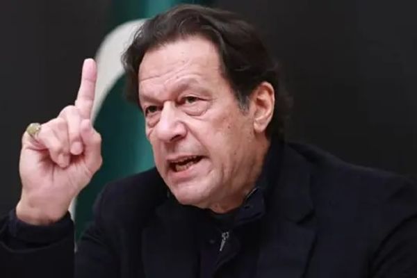 عمران خان: په جبري ډول د افغان کډوالو اېستل او پښتونخوا کې پوځي عملیات دې سمدستي ودرول شي