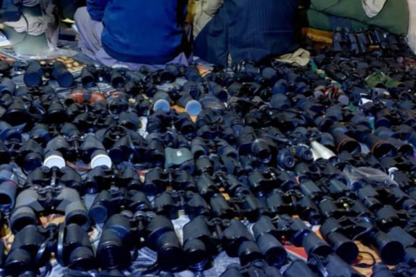 طالبان تعلن إحباط تهريب نحو 300 منظار عسكري إلى إيران