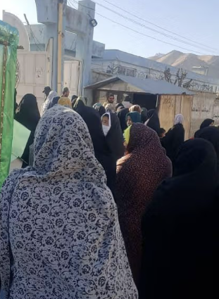 طالبان تغلق عشرات المتاجر الخاصة بالنساء في دايكندي