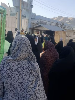 طالبان تغلق عشرات المتاجر الخاصة بالنساء في دايكندي