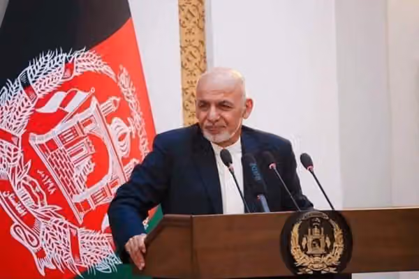 غني: په افغانستان کې زما پاتې کېدو طالبانو ته مشروعیت ورکاوه
