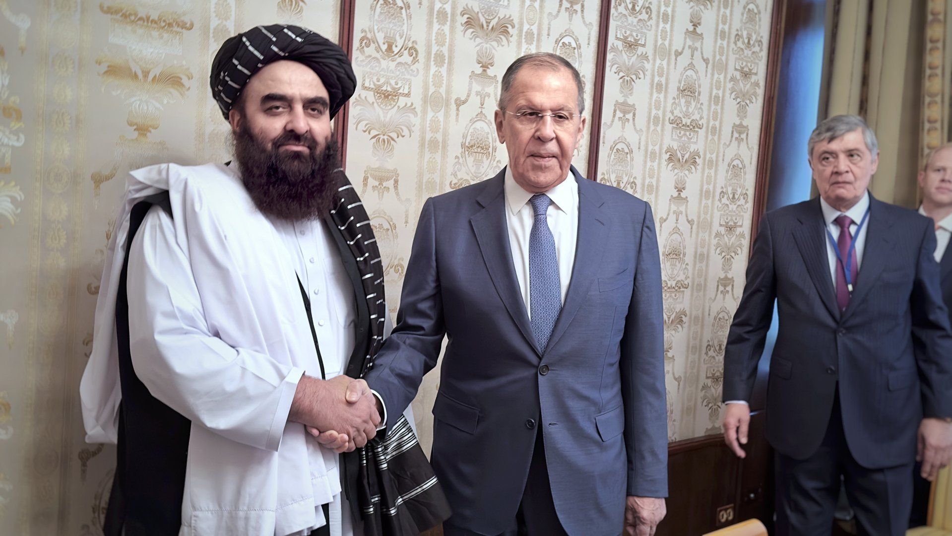 کارشناس مشهور روس: مسکو سیاست خود در قبال طالبان را بازنگری کند