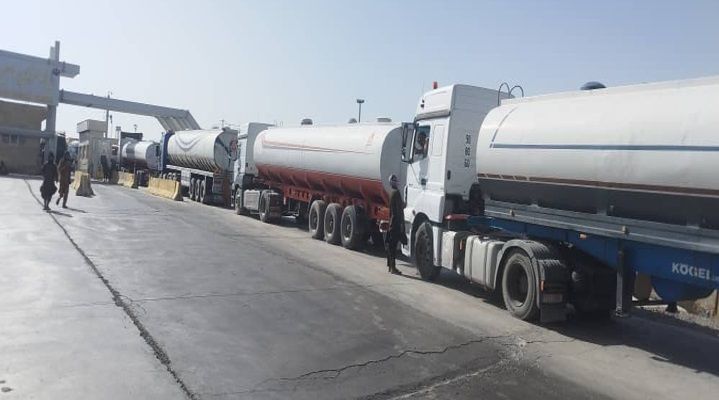 د طالبانو سټنډرډ اداره: نیمروز کې اته ټانکره بې کیفیته تېل بېرته ایران ته ورستانه کړل شول