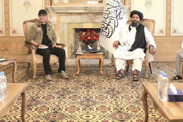 مبعوث أمريكي ينقل رسالة من ترامب إلى طالبان بشأن الإفراج عن معتقلين أميركيين