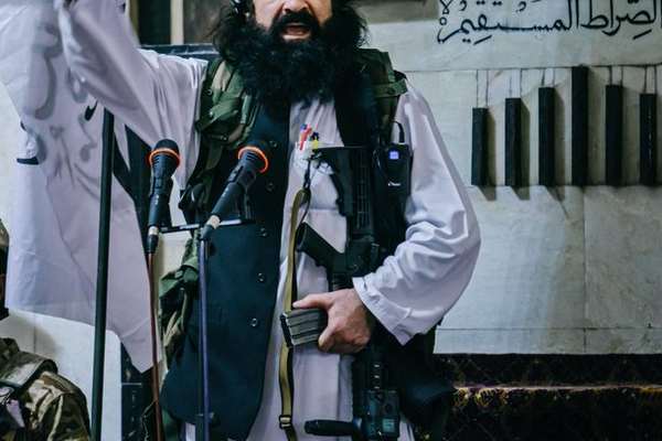 د خلیل حقاني ترور؛ د ټي ټي پي په مرسته د ۳۵۰ پاکستاني پوځیانو په بدل کې خوشې شوی طالب