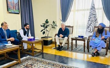 د کډوالو لپاره د ملګرو ملتونو د عالي کمېشنرۍ مشر په یوه ناڅاپي سفر کابل ته راغی