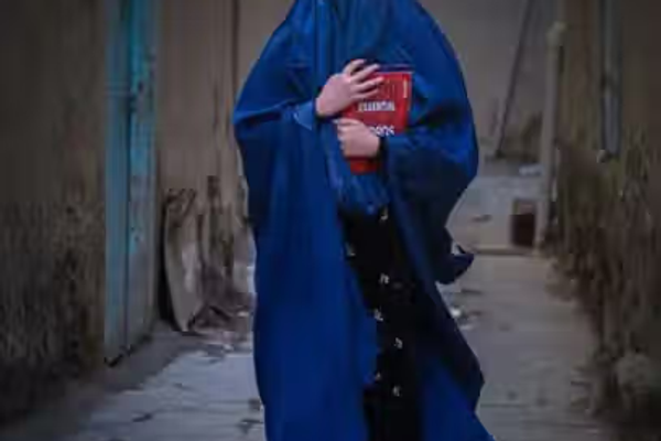وقف تمويل الجامعة الأميركية في أفغانستان يهدد مستقبل نحو ألف طالب معظمهم من النساء