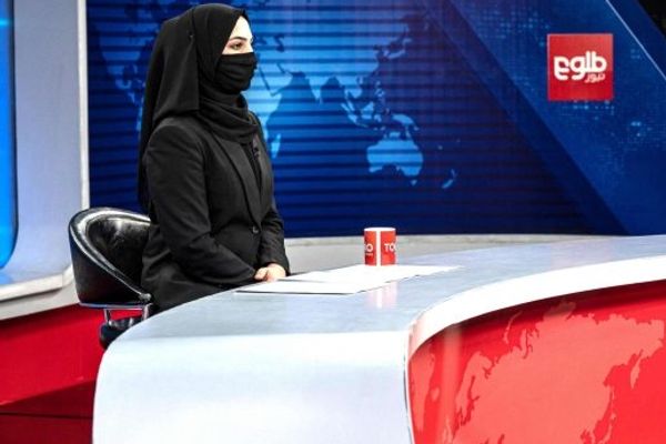 د بودجې کمښت؛ طلوع نیوز د خبریالانو په ګډون خپل ۳۰ کارمندان له دندو لرې کوي