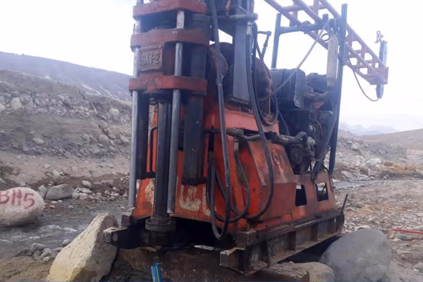 په غزني کې د «وت» اوبو لګولو بند لومړنۍ تخنیکي سروې ترسره شوه