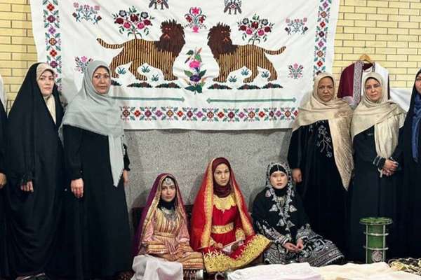 د ایران په شېراز کې د افغان کډوالو فرهنګي نندارتون جوړ شو