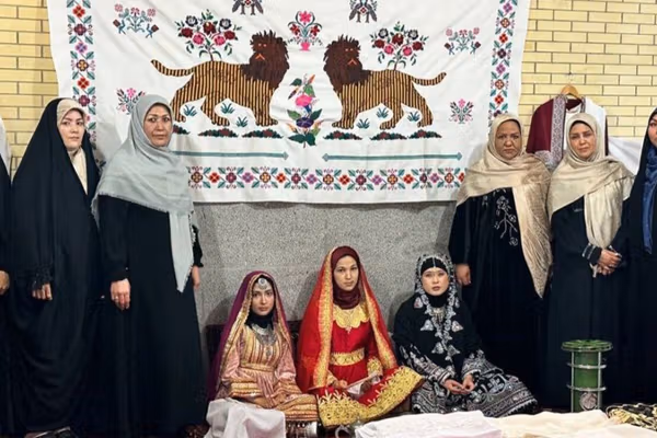 د ایران په شېراز کې د افغان کډوالو فرهنګي نندارتون جوړ شو