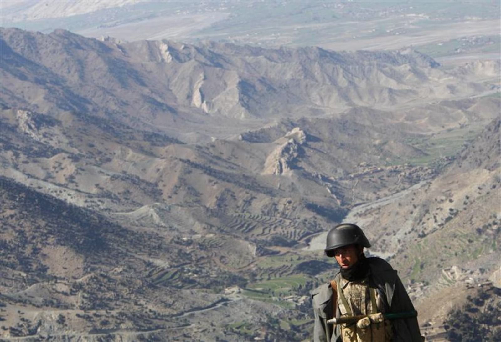 سخنگوی طالبان: کنترول مرز پاکستان آسان نیست