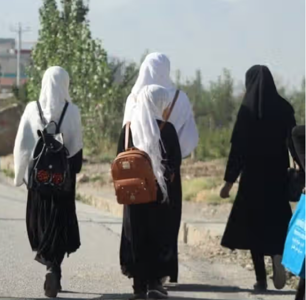 په پاکستان کې د افغان محصلینو نیول؛ د نجونو زده‌کړې له نوي ګواښ سره مخ دي