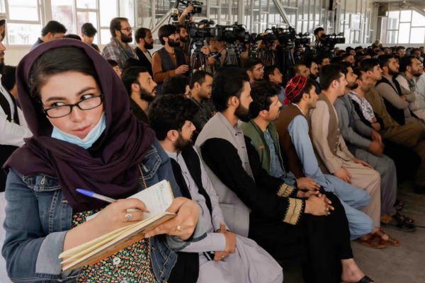 وسائل الإعلام في أفغانستان ما تزال تحت سيف الرقابة والقمع