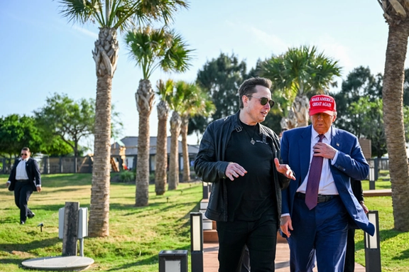 د ټرمپ او ماسک لفظي ناندرۍ زور اخلي؛ ټرمپ پر ایلن ماسک د فدرالي مرستو د بندولو ګواښ کړی