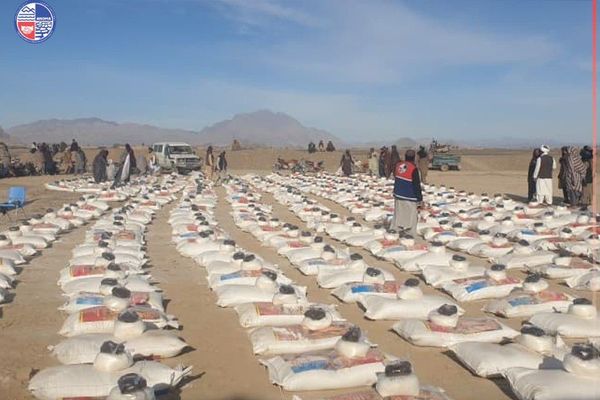 په فراه کې له ۷۰۹ سېلابځپلو کورنیو سره د یوې اندازې خوراکي او غېرخوراکي توکو مرسته وشوه