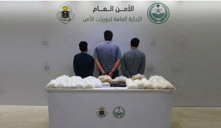 یک شهروند افغان و دو پاکستانی در عربستان به اتهام فروش ۴۲ کیلوگرام مواد مخدر بازداشت شد