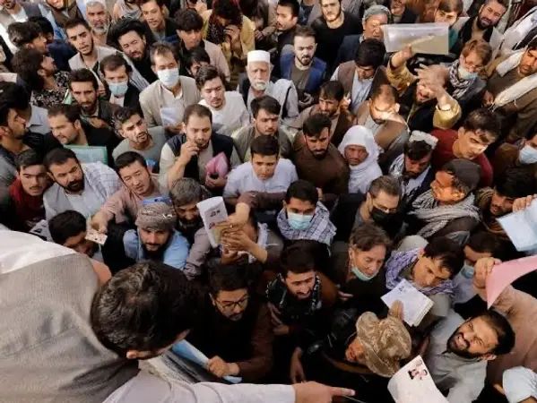 د پاسپورټ اداره: په تېره يو کال کې په ۹ ولایتونو کې نږدې ۳ سوه زره پاسپورټونه وېشل شوي دي