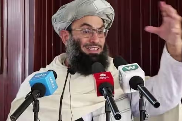 وزير في طالبان يدعو الشعب إلى التعاون للحفاظ على سلطة الحرکة