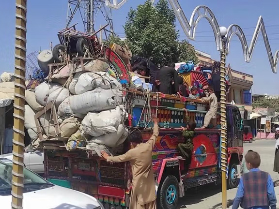 تېره ورځ له ایران او پاکستان نه تر ۱۵۰۰ ډېرې کورنۍ افغانستان ته ستنې شوې