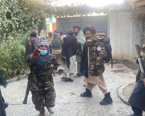 فاضل سانچارکی: نیروهای طالبان دروازه خانهام را شکستند