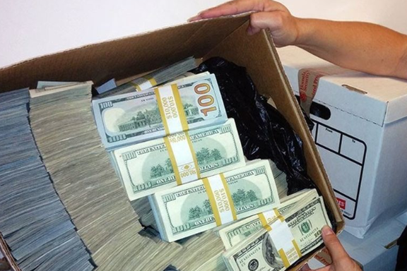 كيف تحوّلت هرات إلى ممرّ رئيسي لتهريب الدولار إلى إيران؟