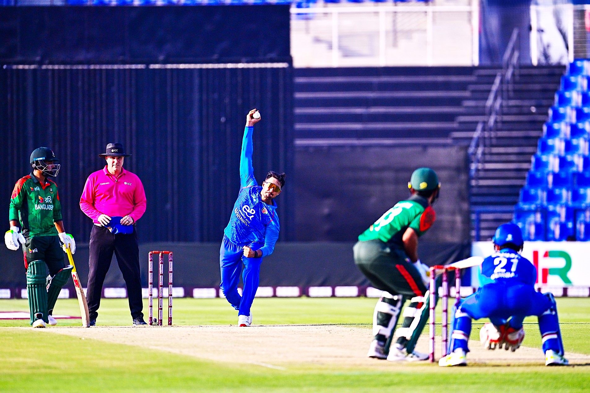 تیم ملی کریکت افغانستان با درخشش عظمت‌الله عمرزی، بنگلادیش را شکست داد