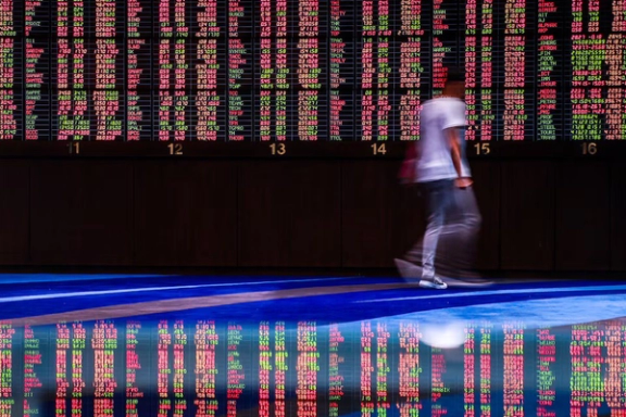 اقتصادي ناندرۍ؛ چین اعلان وکړ چې پر امریکايي توکو ۸۴ سلنه تعرفې لګوي