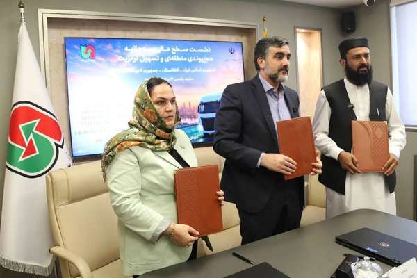 طالبانو له ایران او تاجکستان سره د ځمکني ټرانسپورټ پر درې اړخیز دهلېز هوکړه کړې