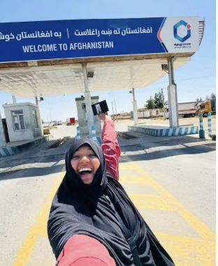 سائحة هندية تروي تهديدات طالبان خلال رحلتها المنفردة إلى أفغانستان